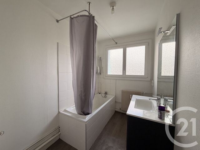 Appartement F4 à louer - 4 pièces - 71.09 m2 - TARARE - 69 - RHONE-ALPES - Century 21 Coquillat Immobilier