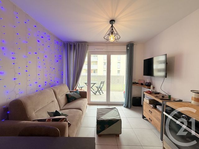 Appartement F2 à louer - 2 pièces - 38.8 m2 - TARARE - 69 - RHONE-ALPES - Century 21 Coquillat Immobilier