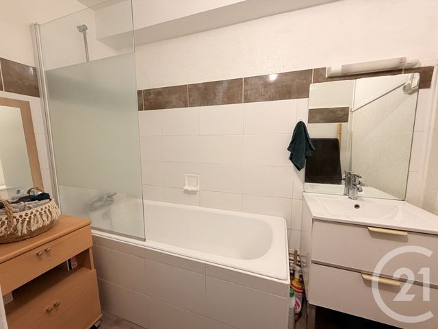 Appartement F3 à louer - 3 pièces - 59.53 m2 - TARARE - 69 - RHONE-ALPES - Century 21 Coquillat Immobilier