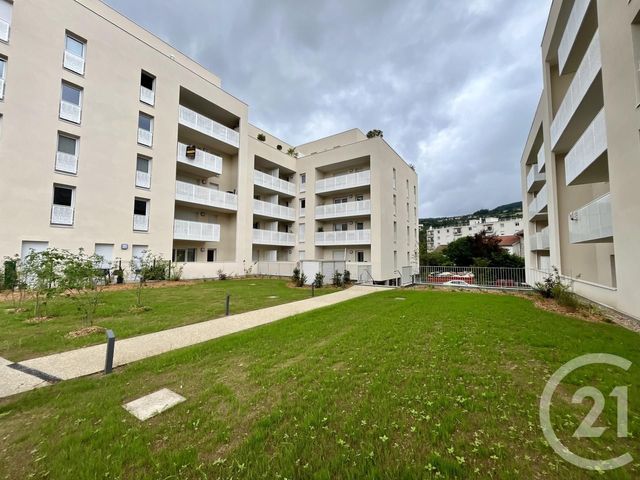 Appartement F1 à vendre - 1 pièce - 32.3 m2 - TARARE - 69 - RHONE-ALPES - Century 21 Coquillat Immobilier