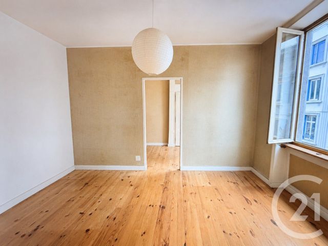 Appartement Duplex à louer - 4 pièces - 88.66 m2 - TARARE - 69 - RHONE-ALPES - Century 21 Coquillat Immobilier