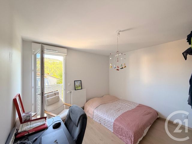Appartement T3 à vendre - 3 pièces - 63.0 m2 - TARARE - 69 - RHONE-ALPES - Century 21 Coquillat Immobilier