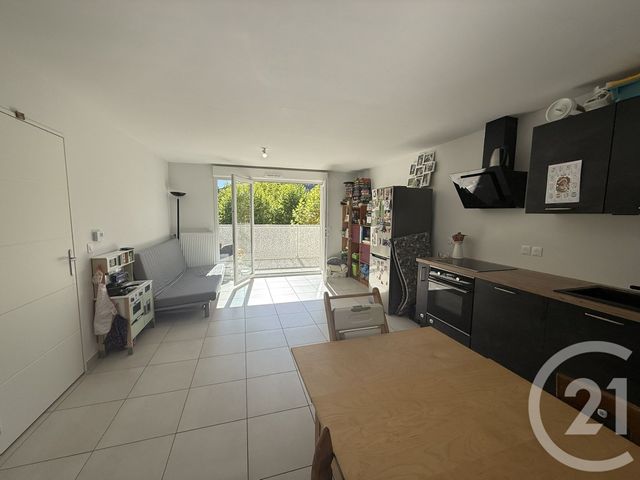 Appartement T3 à vendre - 3 pièces - 63.0 m2 - TARARE - 69 - RHONE-ALPES - Century 21 Coquillat Immobilier