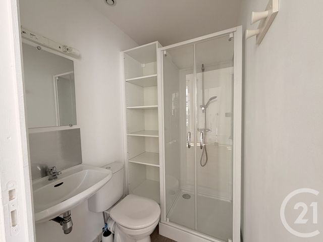 Appartement F1 à louer - 1 pièce - 27.87 m2 - TARARE - 69 - RHONE-ALPES - Century 21 Coquillat Immobilier