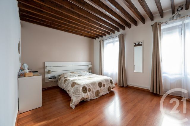Afficher la photo en grand Appartement F4 à vendre - 4 pièces - 111.68 m2 - TARARE - 69 - RHONE-ALPES - Century 21 Coquillat Immobilier