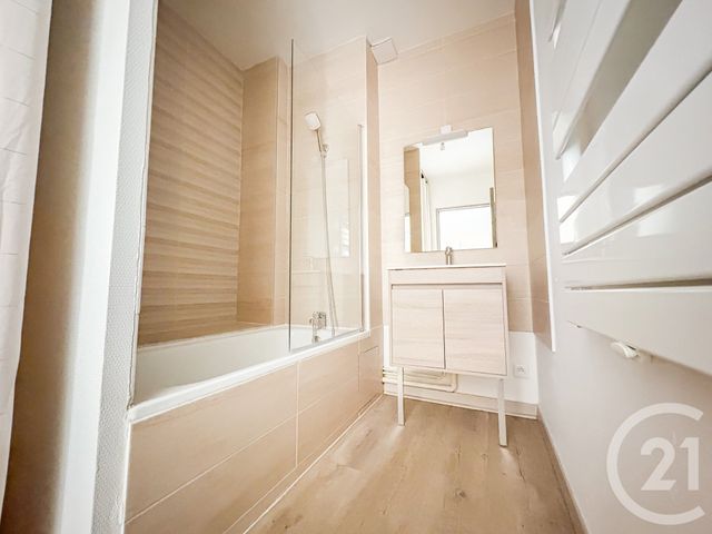 Appartement F4 à vendre - 5 pièces - 98.4 m2 - AMPLEPUIS - 69 - RHONE-ALPES - Century 21 Coquillat Immobilier