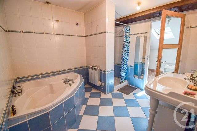 Afficher la photo en grand Appartement F5 à vendre - 6 pièces - 156.8 m2 - TARARE - 69 - RHONE-ALPES - Century 21 Coquillat Immobilier